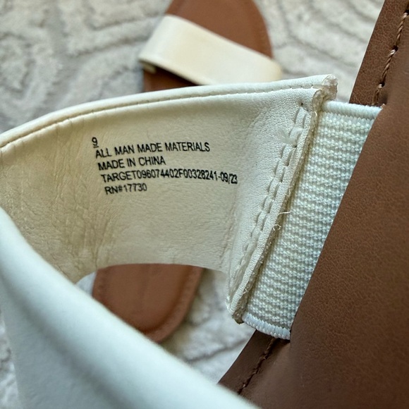 Universal Thread Size 9 Sandals 🤎 NEW WITHOUT TAGS - Picture 3 of 6